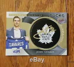 2018-19 Upper Deck Trilogy Signature Pucks John Tavares 15/19 Toronto Maple Leaf