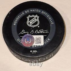 JOHN TAVARES Signed Toronto MAPLE LEAFS Official GAME Puck Beckett Auth BAS