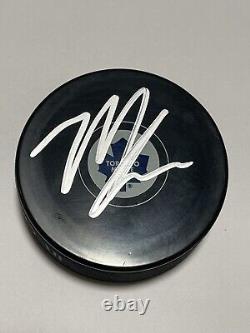 Matthew Knies Signed Toronto Maple Leafs Hockey Puck Beckett BAS COA IP b