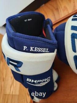 PHIL KESSEL NHL Toronto Maple Leafs Game Used Worn Gloves
