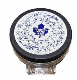 Toronto Maple Leafs 1992-1993 replica team signed puck